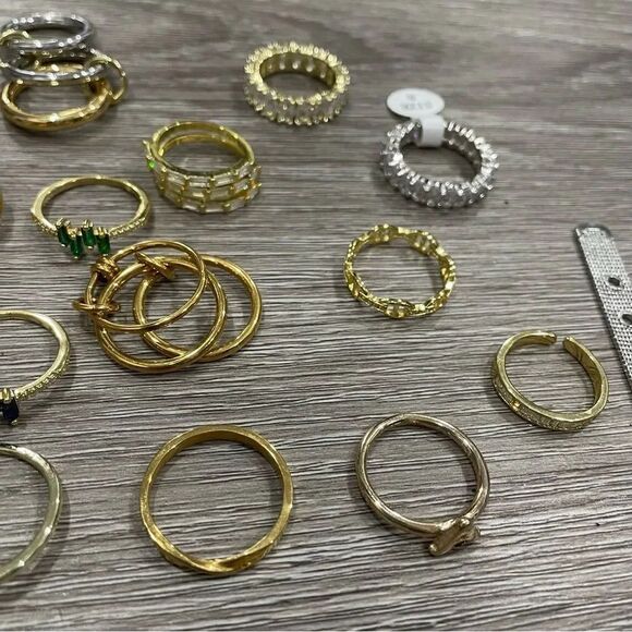 Costume Jewelry Bundle 24 piece Rings Gold and Bracelets - Picture 4 of 7